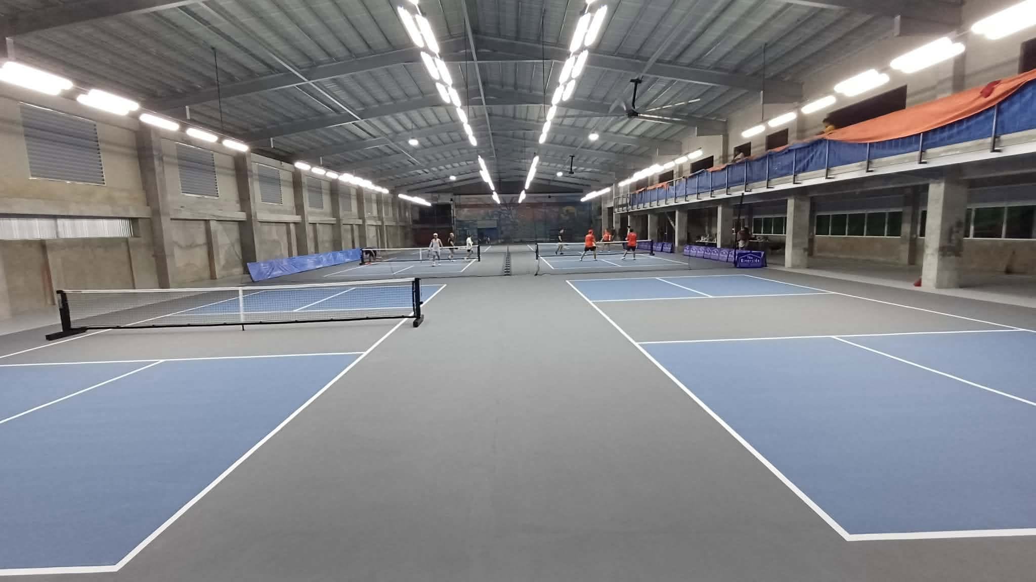 The Riverside Courts